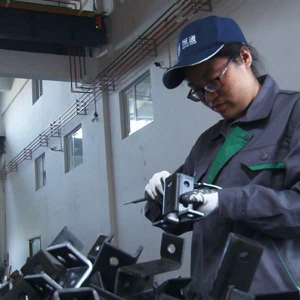Wuxi Hengtong Metal Framing System Co., Ltd. خط إنتاج المصنع