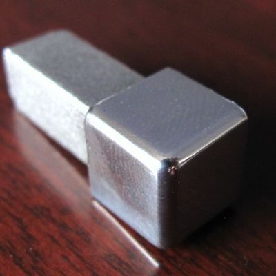 شراء زوايا حافة معدنية من الفولاذ المقاوم للصدأ 8 ملم للطاولات online manufacture